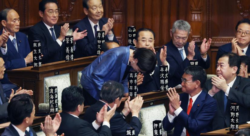 Keményvonalas metáldobos lesz Japán miniszterelnöke, Takaicsi Szanae megkapta a támogatást az alsóháztól