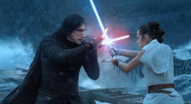Saját Kylo Ren-filmen dolgozott Adam Driver, de aztán jött a Disney