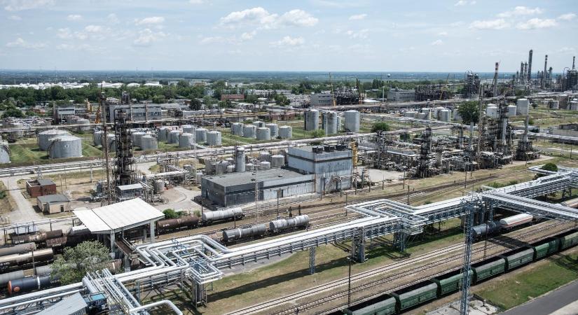 Orbán Viktor: A lehető legszigorúbban kivizsgáljuk a százhalombattai olajfinomítóban történt tűzeset körülményeit