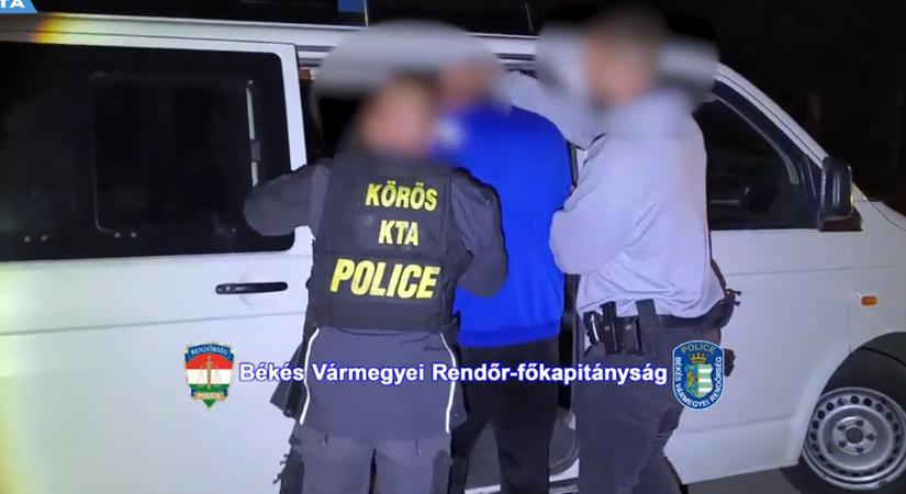 Két kiló drog, öt terjesztő, három fogyasztó – Újabb droghálózatot számoltak fel Békésben