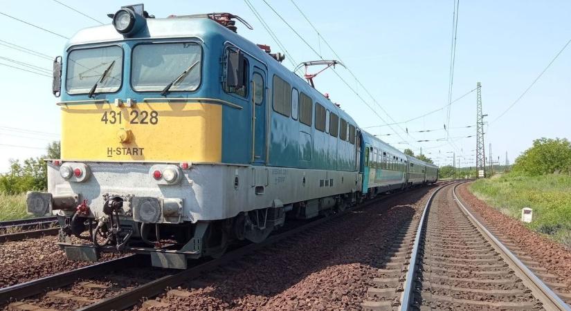 Változások jönnek a vasúti és buszos közlekedésben, nem árt előre tervezni