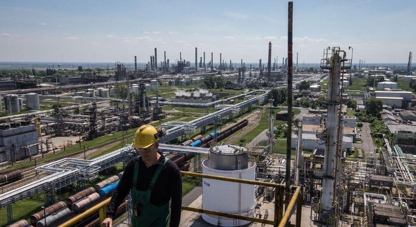 Százhalombattai tűz a Molnál: rémisztő elemzés jelent meg, sokkal nagyobb lehet a baj a finomítóban, mint először gondolták – máris kezdődhet az üzemanyagár-emelés