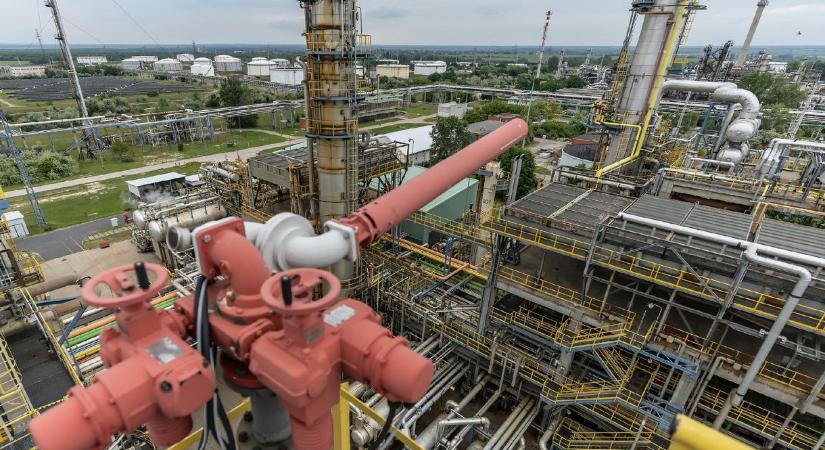 Mol: Már csak pislákol a tűz Százhalombattán