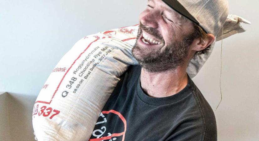 Csoda: Gazdára talált az erdélyi gyár – Az alkalmazottak tíz év után megkapták az elmaradt béreiket