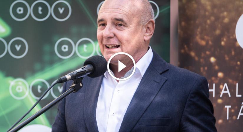 Itt az ATV nagy bejelentése: Rónai Egon új műsort kap – Magyar Péter lesz az első vendége