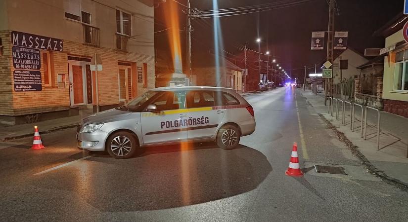 Baleset rázta meg az éjszakát, lezárták a főutat
