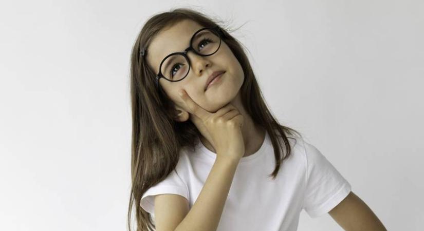 3 szókincsfejlesztő közös játék, amit a kicsik és a nagyok is élveznek: bárhol jó elfoglaltságot kínálnak