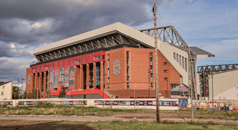 Kerkez Milos a jövő embere – egy nagy név búcsúzhat a Liverpooltól