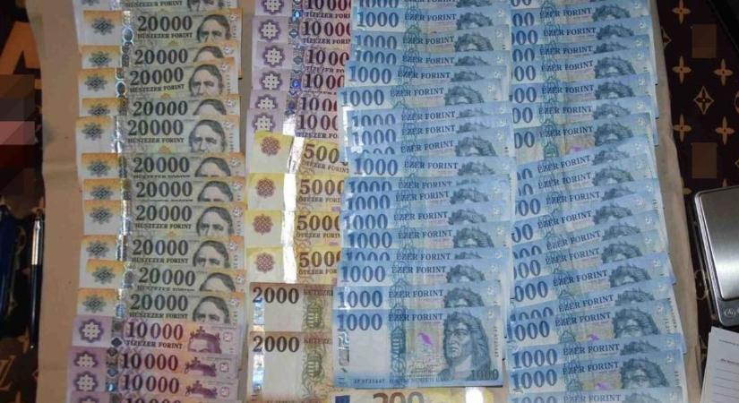 Újszászi „fehér por” – tények és számok egy megyei ügyről