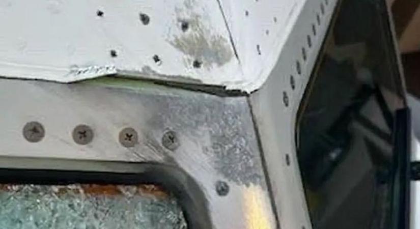 Az űrből érkező azonosítatlan tárgy csapódhatott egy utasszállító Boeing-be repülés közben az USA-ban