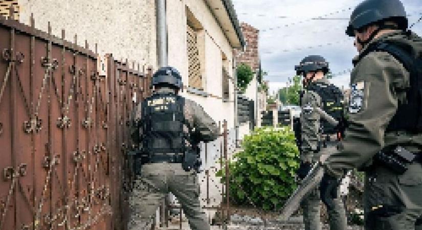 Hiába keresik az emberek Gergőt, már rég elvitték a rendőrök – kiderült a súlyos igazság az egri férfiről