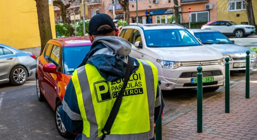 Parkolás a szombati munkanapokon: kétszeresére ugorhat a megbírságolt autósok száma