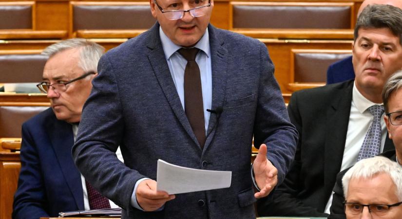 Simicskó István: Veszélyes és botrányos a Tisza adócsomagja (VIDEÓ)