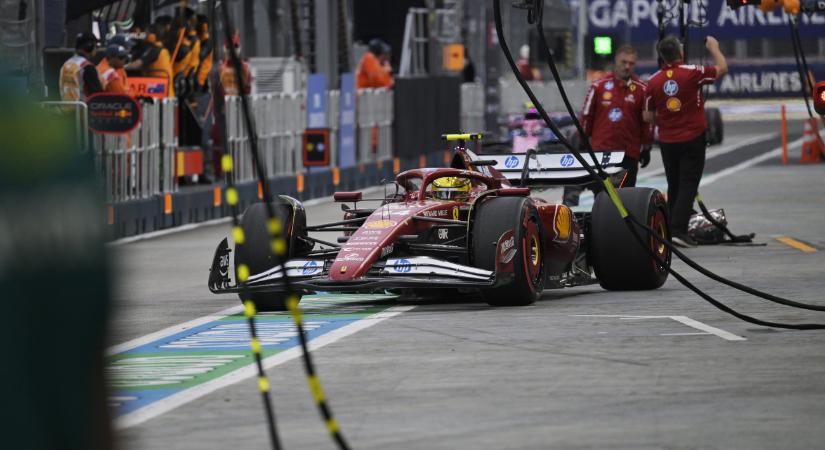 Új pilótát ültet a Ferrari Hamilton helyére