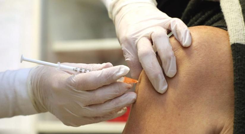 Újra megtelnek a várótermek: a covid is egyre többeket dönt le a lábáról