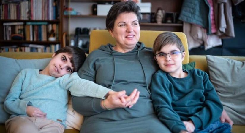Ágoston szülei egy beteg testvérpáron segítenek
