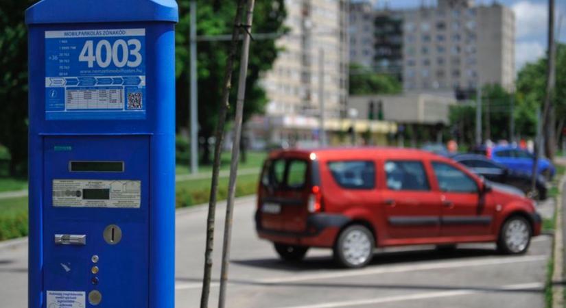 Változik a parkolási rend Debrecenben