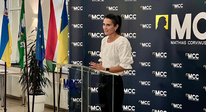 A fiatalokért és az emlékezésért: Nagy-Vargha Zsófia beregszászi programja