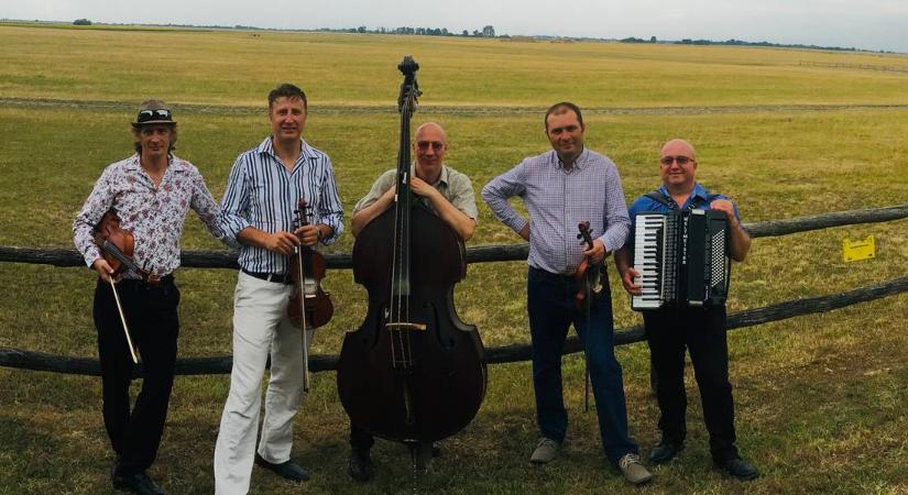 Főszerepben a zongora és a népzene - Erdélyi koncertsorozat Brahms népszerű művéből