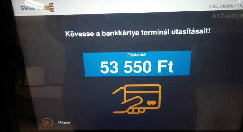 Tizenöt percért több mint ötvenezer forintot kért az Etele Plaza parkolóautomatája