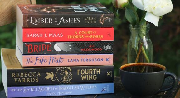 „A BookTokon mindenben segítettek” – romantasy szerzők a műfaj sikeréről