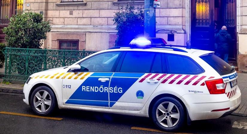 Minden szülőt figyelmeztet az édesanya! Általános iskolás lányokat kergetett egy férfi Pápateszéren