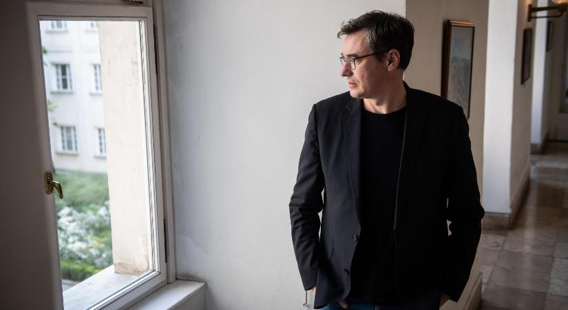 Karácsony Gergely kiáll az ellenzéki józsefvárosi képviselőjelölt mellett, akire hétfőn ráküldték a rendőröket