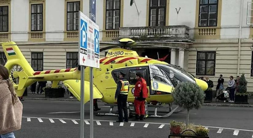 Mentőhelikopterrel szállítottak Győrbe egy 17 éves lányt