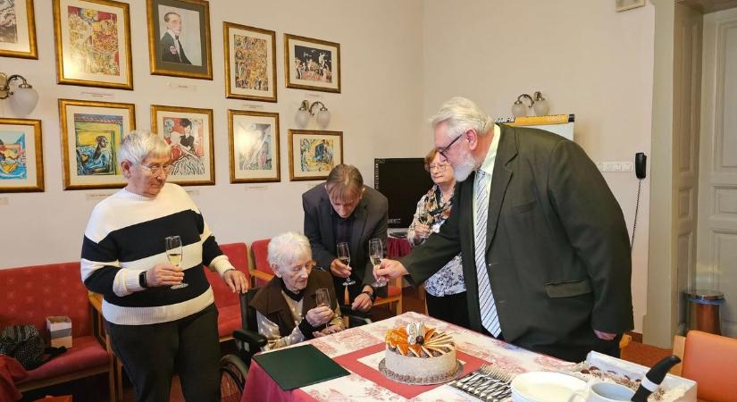 90. születésnapja alkalmából köszöntötték Ilonka nénit