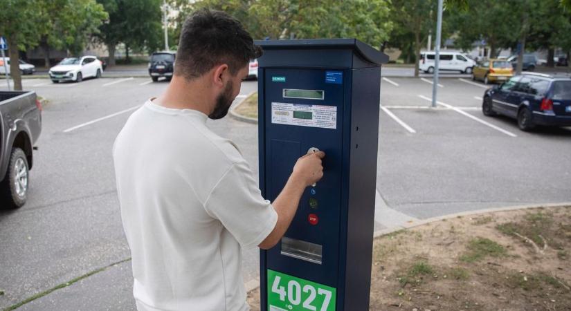 Így kell fizetni az ünnepnapon a parkolásért Debrecenben