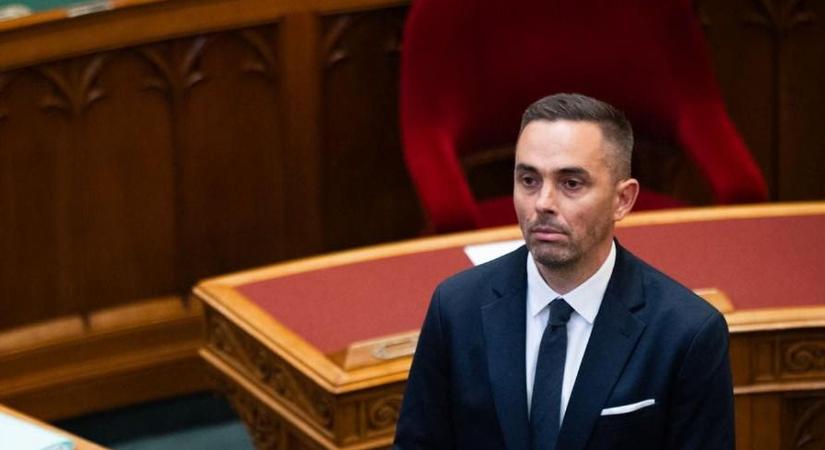 Nekik már csak ez maradt: ordenáré módon beszélt a Parlamentben a Momentum volt jobbikos képviselője