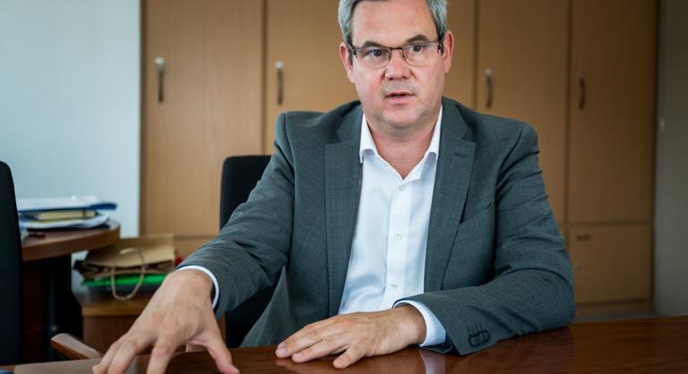 Átalakítja az alapellátást a kormány, kibővül a háziorvosok és a gyógyszerészek jogköre
