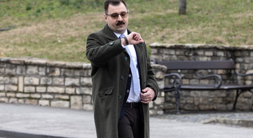 Nettó 300 millióból kampányol a határvédelem mellett az Alapjogokért Központ