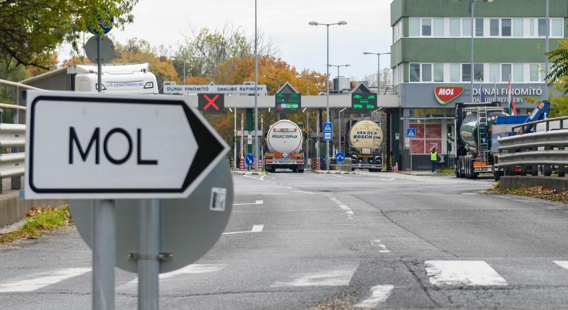 Eloltották a tüzet a Mol százhalombattai olajfinomítójában
