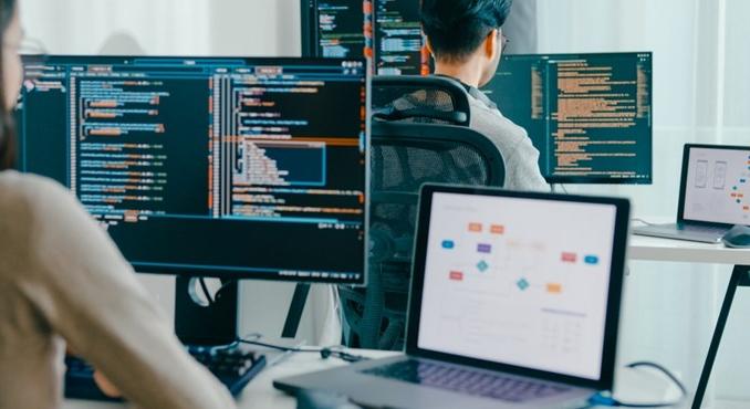 Ilyen kezdőfizetésre számíthatnak az informatikusok