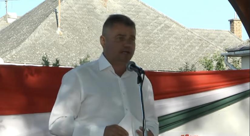 Sokak hőse: a fideszes képviselő egyetlen ülésre sem ment el a választás óta, a a fideszes többség kirúgta