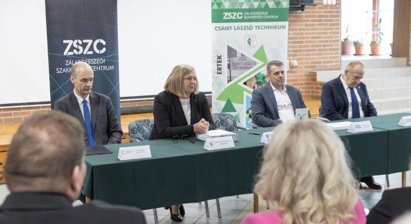 Bázisiskola Program: kölcsönösen előnyös és segíti a pályaválasztást (galéria, videó)