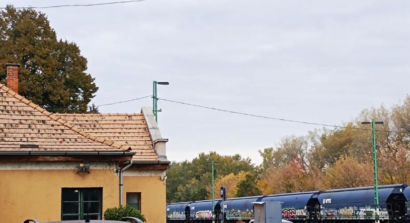 10 év könyörgés után, végre elbontották az életveszélyes épületet