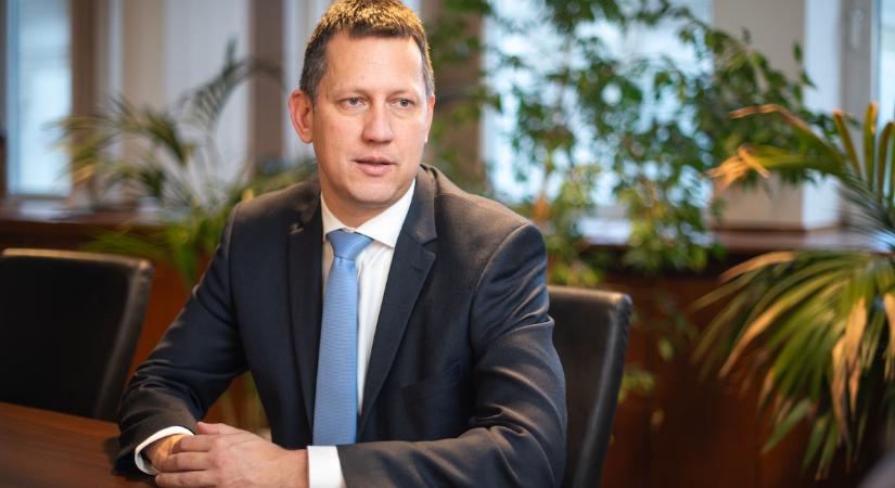 Fülöp Attila: Senkinek nem kell az utcán töltenie az éjszakákat