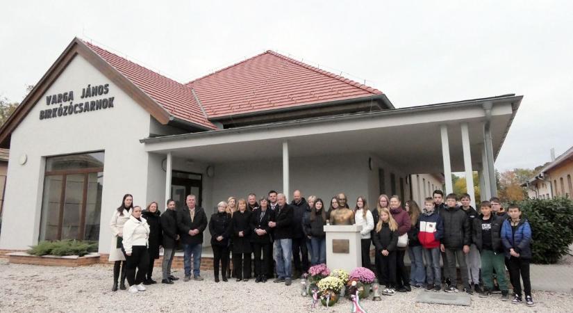 A Nemzet Sportolójára emlékezett Abony – 86 éve született Varga János