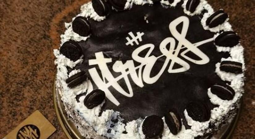Tortával és tapsviharral ünnepelték 4TRESS születésnapját
