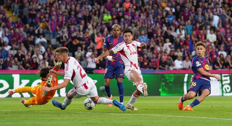 Bizarr helyzetet okozott a VAR Barcelonában, a kapufán múlt, hogy nem lett hatalmas cirkusz belőle