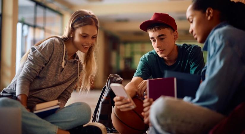 Mobilstop az iskolákban – javuló eredmények, kevesebb hiányzás