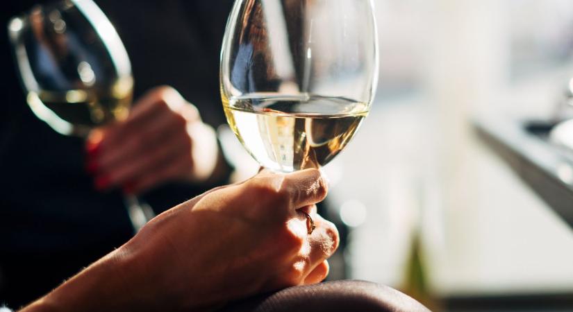 Minden korty számít: Vajon mennyi alkohol növeli a demencia esélyét?