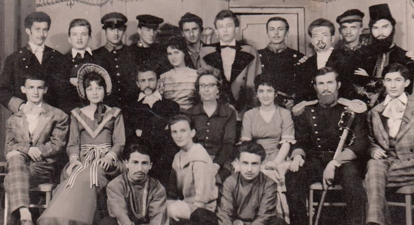 A szertárban volt kénytelen lakni a tanárnő..., a szellemi ellenállás példája lett a legendás pedagógus