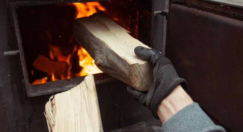 Ha ezt teszed a kályhába, megbüntetnek: százezres bírság is jöhet