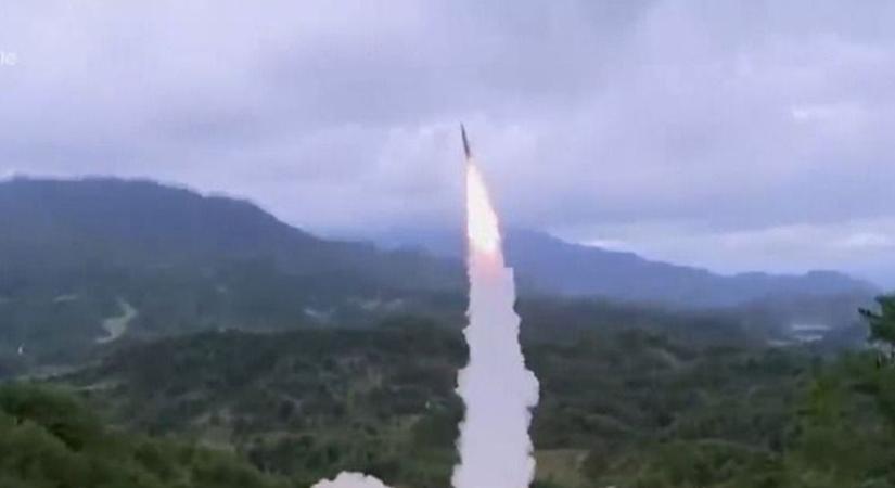 Észak-Korea ballisztikus rakétákat lőtt ki Trump dél-koreai csúcslátogatása előtt