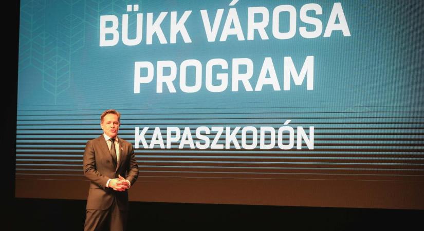 Miénk a felelősség és a kötelesség, hogy tegyünk Miskolcért – Évértékelőt tartott Tóth-Szántai József polgármester