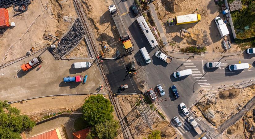 Kapacitásbővítés a 48-as főúton – Megmutatjuk, hol tartanak a munkálatok!