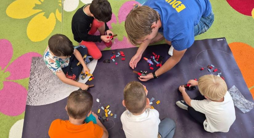Játszva tanulnak, közben fejlődnek – legóval épül a figyelem és a kreativitás